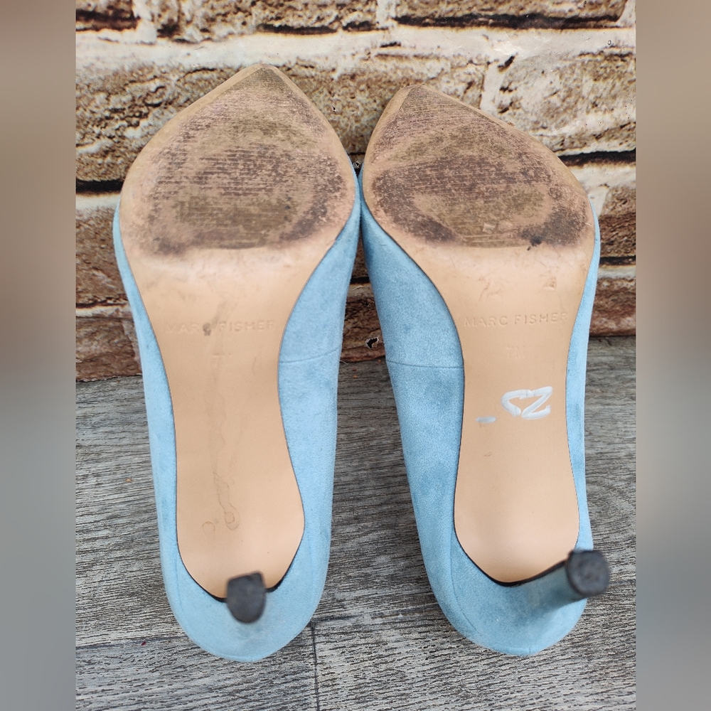 🦋Marc Fisher Light Blue Faux Suede Pumps🦋 Size 7M - Picture 6 of 7